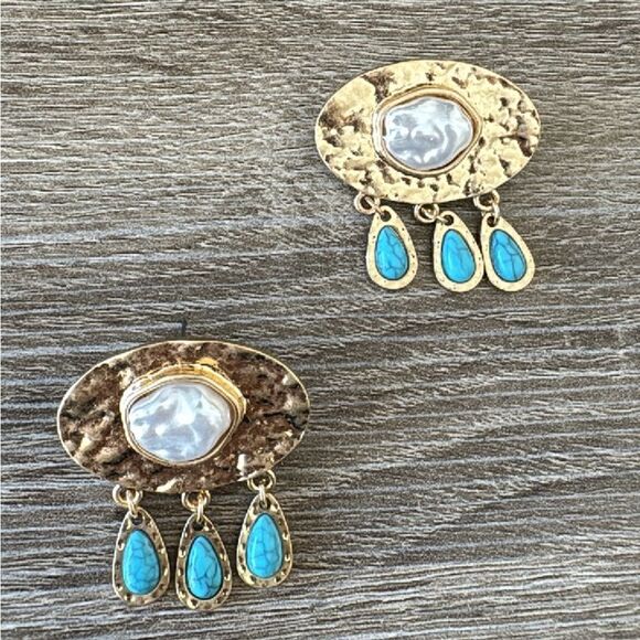 BohemianāpearlāstudāearringsāA236 - Picture 3 of 6